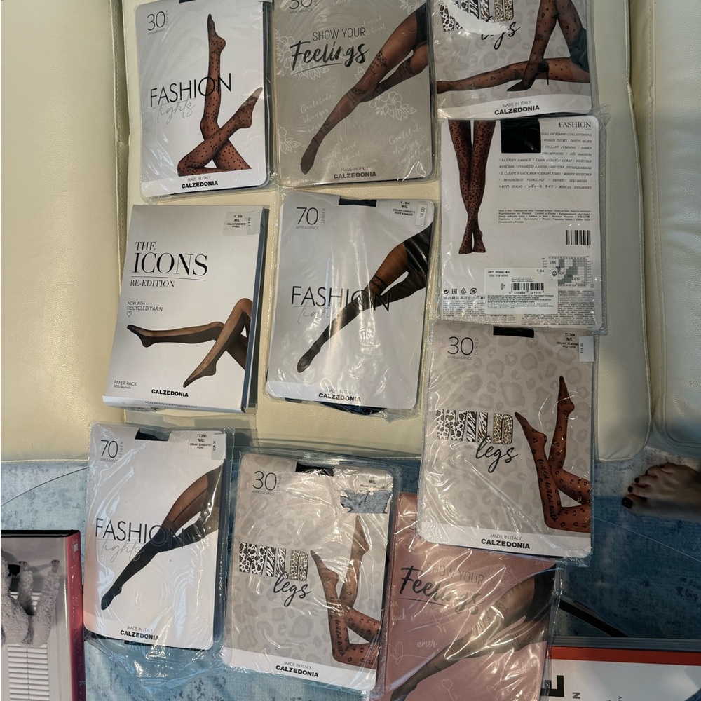 Caledonia Made in Italy Size M/L. Unused 10 pairs of tights